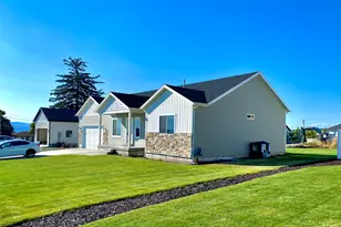 341 E 250 N, Richmond, UT 84333 - Photo 2