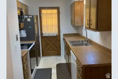 6874 S 595 E, Midvale, UT 84047 - Photo 4