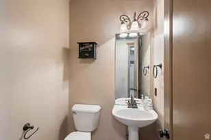 1803 E Crimson Oak Dr, Draper, UT 84020 - Photo 16