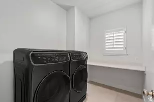 8915 S 660 E, Sandy, UT 84070 - Photo 28