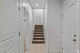 8915 S 660 E, Sandy, UT 84070 - Photo 16