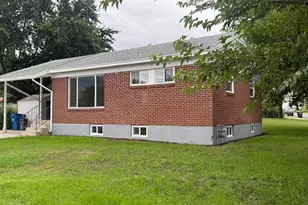 193 W 4650 S, Washington Terrace, UT 84405 - Photo 2