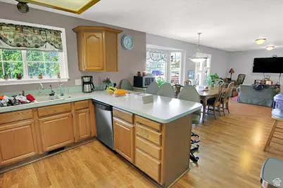 2018 W 700 S, Syracuse, UT 84075 - Photo 14