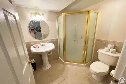 2009 E Sweetbriar Ln, Sandy, UT 84092 - Photo 14