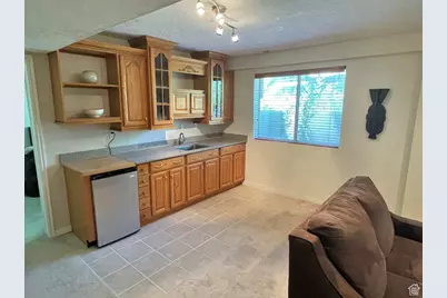 2009 E Sweetbriar Ln, Sandy, UT 84092 - Photo 28