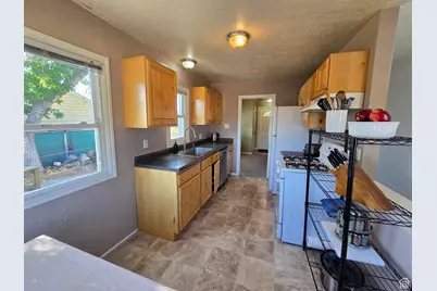 23 W 450 N, Orem, UT 84057 - Photo 10