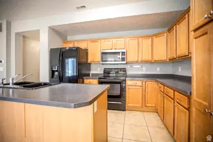 251 E Sunshine Dr, Saratoga Springs, UT 84045 - Photo 8