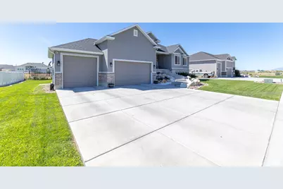 2495 N 2850 W, Plain City, UT 84404 - Photo 2