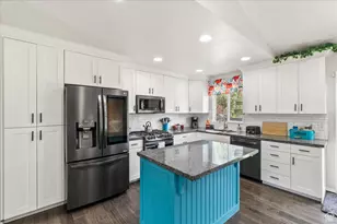 149 E Pioneer Ave, Sandy, UT 84070 - Photo 8