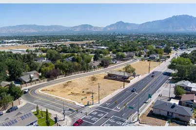 1891 W Jordan Canal Rd, Taylorsville, UT 84129 - Photo 8