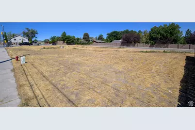 1891 W Jordan Canal Rd, Taylorsville, UT 84129 - Photo 16