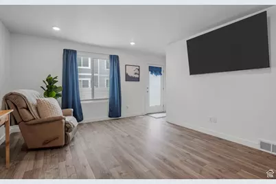 1828 E Eagle View Ln N, Eagle Mountain, UT 84005 - Photo 10