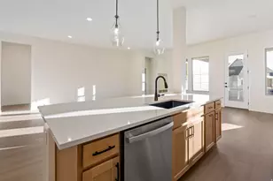 7184 S Sage Run Rd, West Jordan, UT 84081 - Photo 10