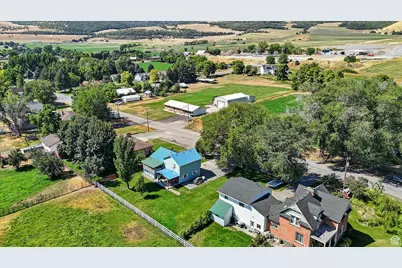 136 S 200 W, Wellsville, UT 84339 - Photo 4