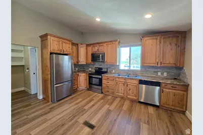 810 W 2000 N #R2, Mapleton, UT 84664 - Photo 1