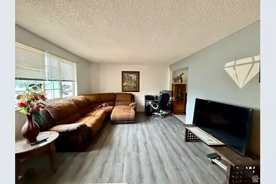 5242 S Hamlet Cir, Kearns, UT 84118 - Photo 36