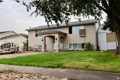 5242 S Hamlet Cir, Kearns, UT 84118 - Photo 2