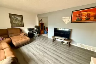 5242 S Hamlet Cir, Kearns, UT 84118 - Photo 12