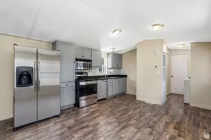 7116 W Bendixon Dr, West Valley, UT 84128 - Photo 8