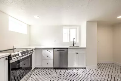 676 S 200 W, Salt Lake City, UT 84101 - Photo 36