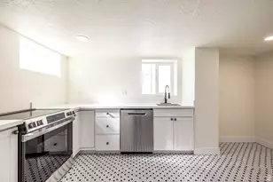 676 S 200 W, Salt Lake City, UT 84101 - Photo 36