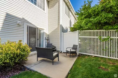 1027 E Sara Ln S, Ogden, UT 84404 - Photo 20