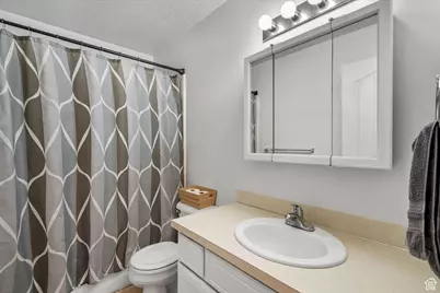 1027 E Sara Ln S, Ogden, UT 84404 - Photo 14