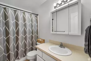 1027 E Sara Ln S, Ogden, UT 84404 - Photo 14