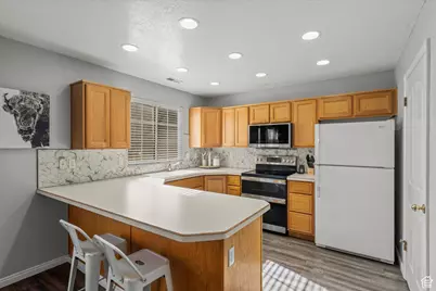 1027 E Sara Ln S, Ogden, UT 84404 - Photo 8