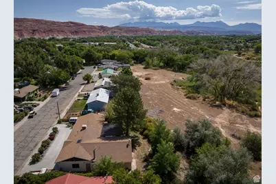 709 W Bartlett Cir, Moab, UT 84532 - Photo 14