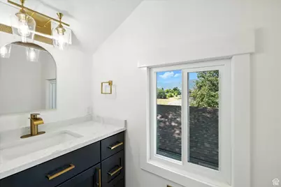 325 W 300 N, Hyrum, UT 84319 - Photo 22