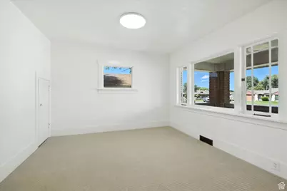 325 W 300 N, Hyrum, UT 84319 - Photo 8