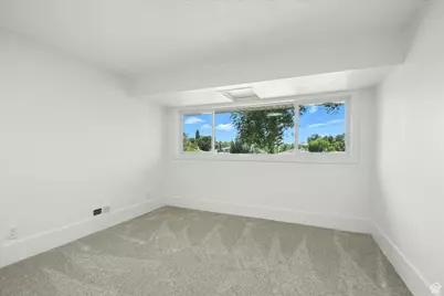 325 W 300 N, Hyrum, UT 84319 - Photo 24