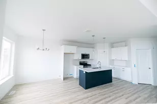 826 N Pugh Ln, Saratoga Springs, UT 84045 - Photo 4