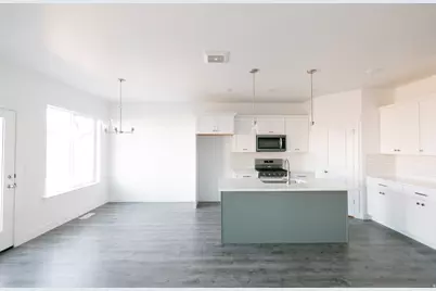 822 N Pugh Ln #932, Saratoga Springs, UT 84045 - Photo 2