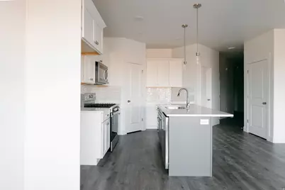 822 N Pugh Ln #932, Saratoga Springs, UT 84045 - Photo 4