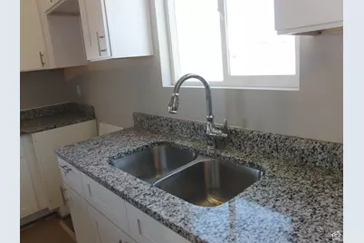 20 E 200 S, Santaquin, UT 84655 - Photo 6