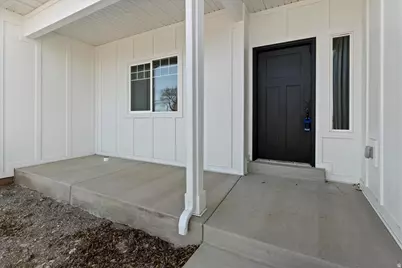 20 E 200 S, Santaquin, UT 84655 - Photo 4