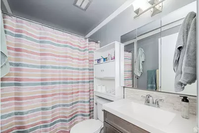 777 W 300 N, Clearfield, UT 84015 - Photo 20