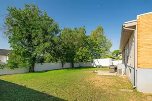 777 W 300 N, Clearfield, UT 84015 - Photo 32