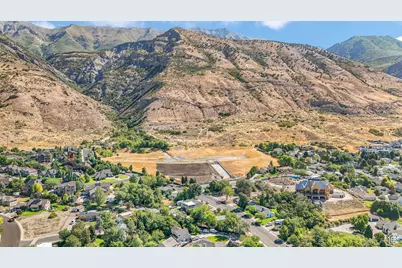 1085 E Grove Creek Dr N, Pleasant Grove, UT 84062 - Photo 6