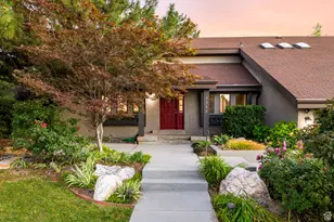 3388 E Stonehill Ln S, Cottonwood Heights, UT 84121 - Photo 2