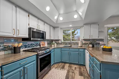 278 S Hale St, Grantsville, UT 84029 - Photo 6