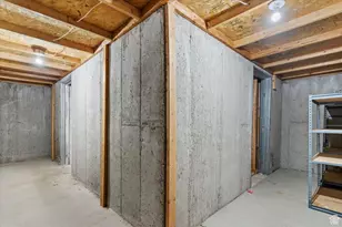 3302 N 2175 E, Layton, UT 84040 - Photo 32