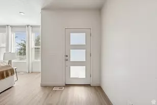 937 W Sunspear Dr S, Saratoga Springs, UT 84045 - Photo 4