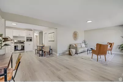 608 E 8800 S, Sandy, UT 84070 - Photo 2