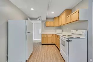 608 E 8800 S, Sandy, UT 84070 - Photo 24