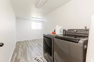 330 E 100 N, Hyde Park, UT 84318 - Photo 22