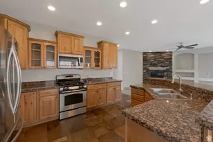 2087 E Eagle Crest Dr Dr S, Draper, UT 84020 - Photo 8