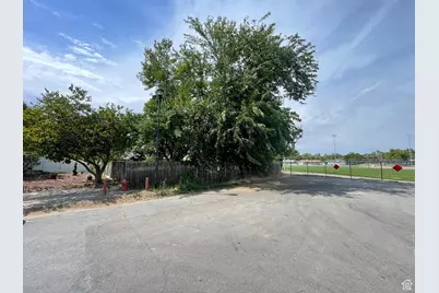 8750 S 500 E, Sandy, UT 84070 - Photo 12